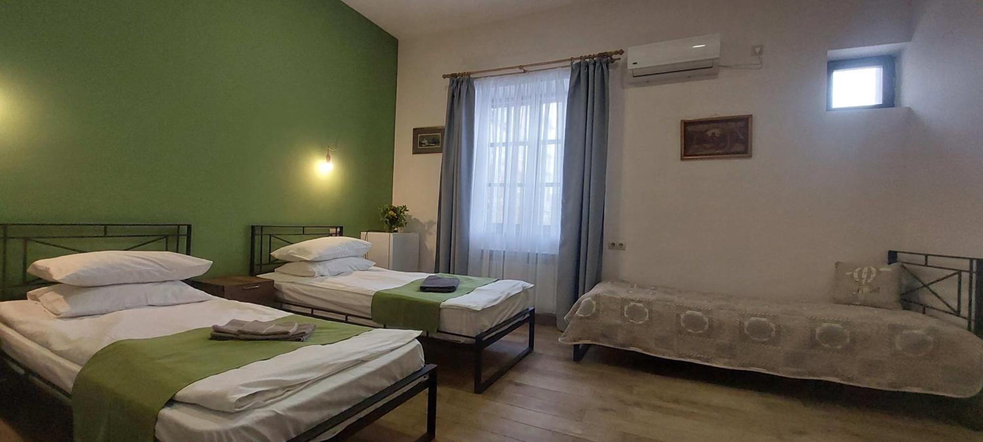 Blur Inn Gallery Ереван Экстерьер фото