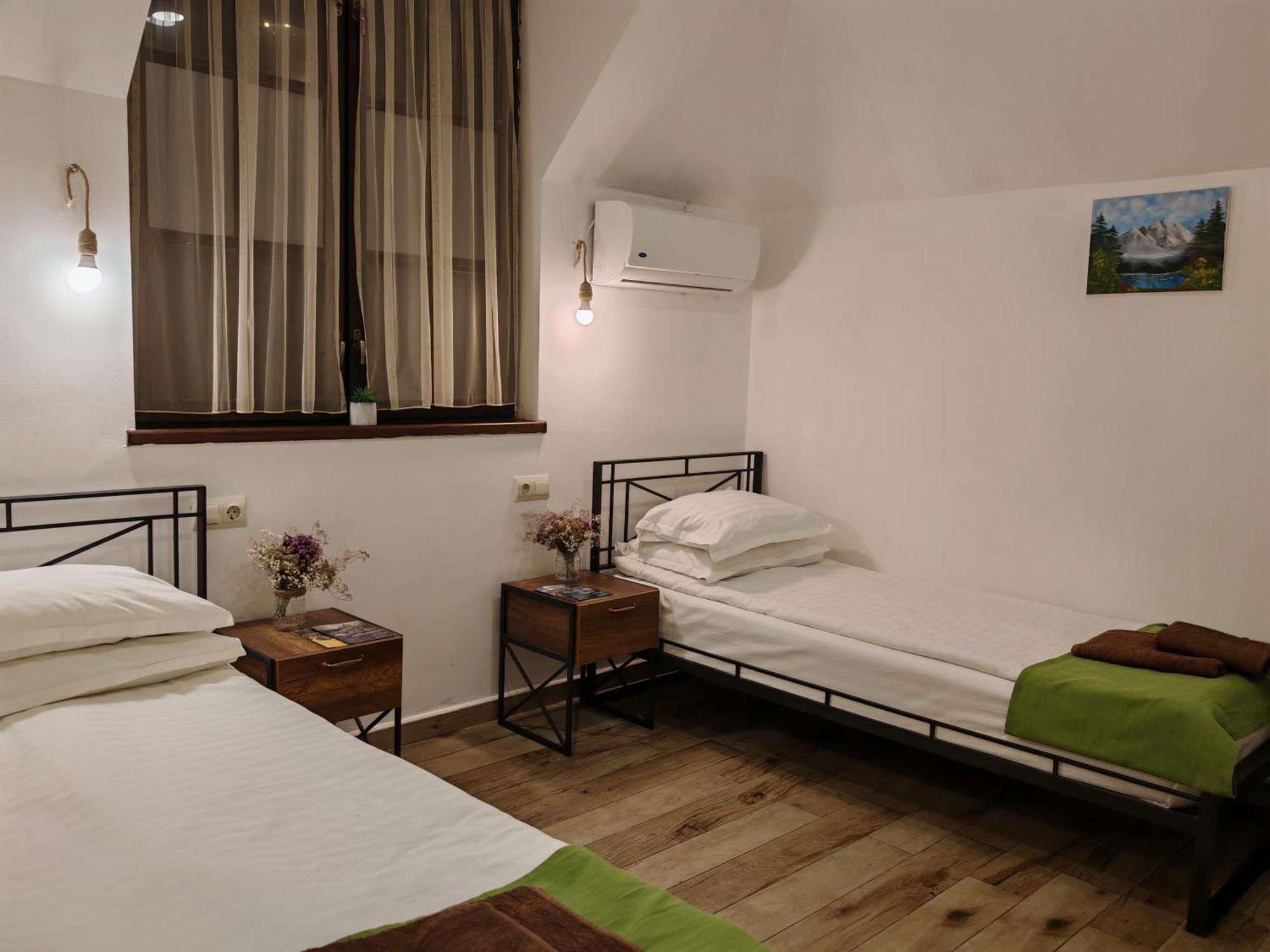 Blur Inn Gallery Ереван Экстерьер фото