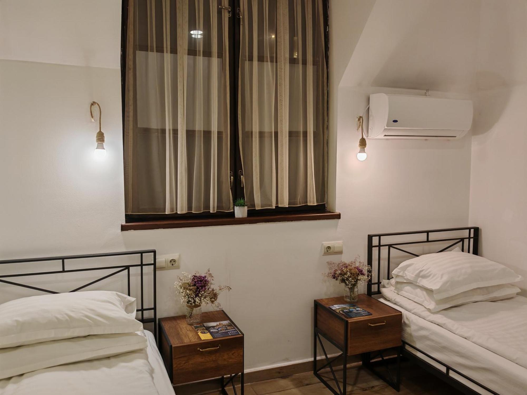 Blur Inn Gallery Ереван Экстерьер фото